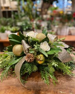 White and Gold Centrepiece 